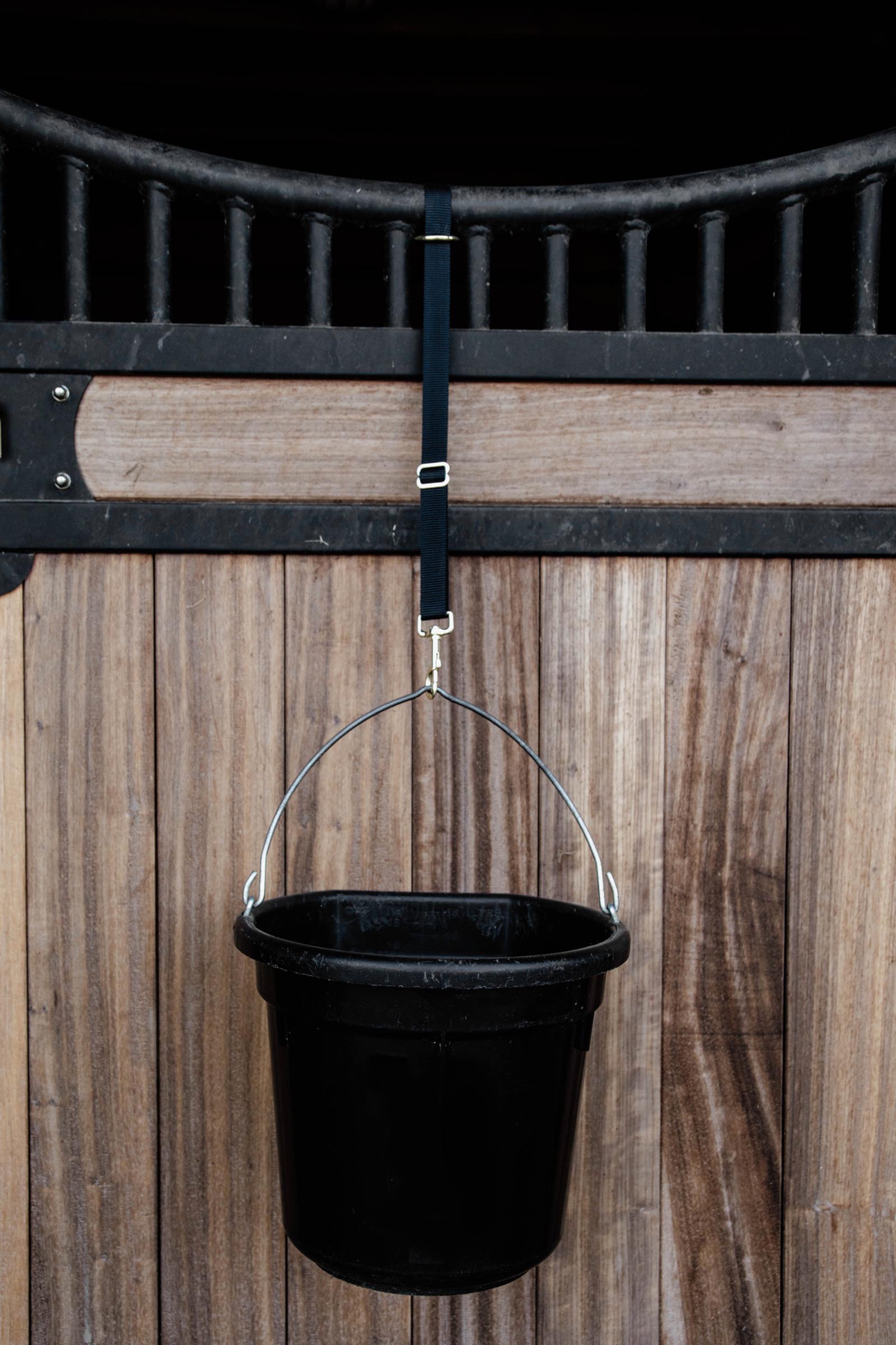 Kentucky Horsewear pitk&auml; nailoninen koukku- ja rengaspidike  