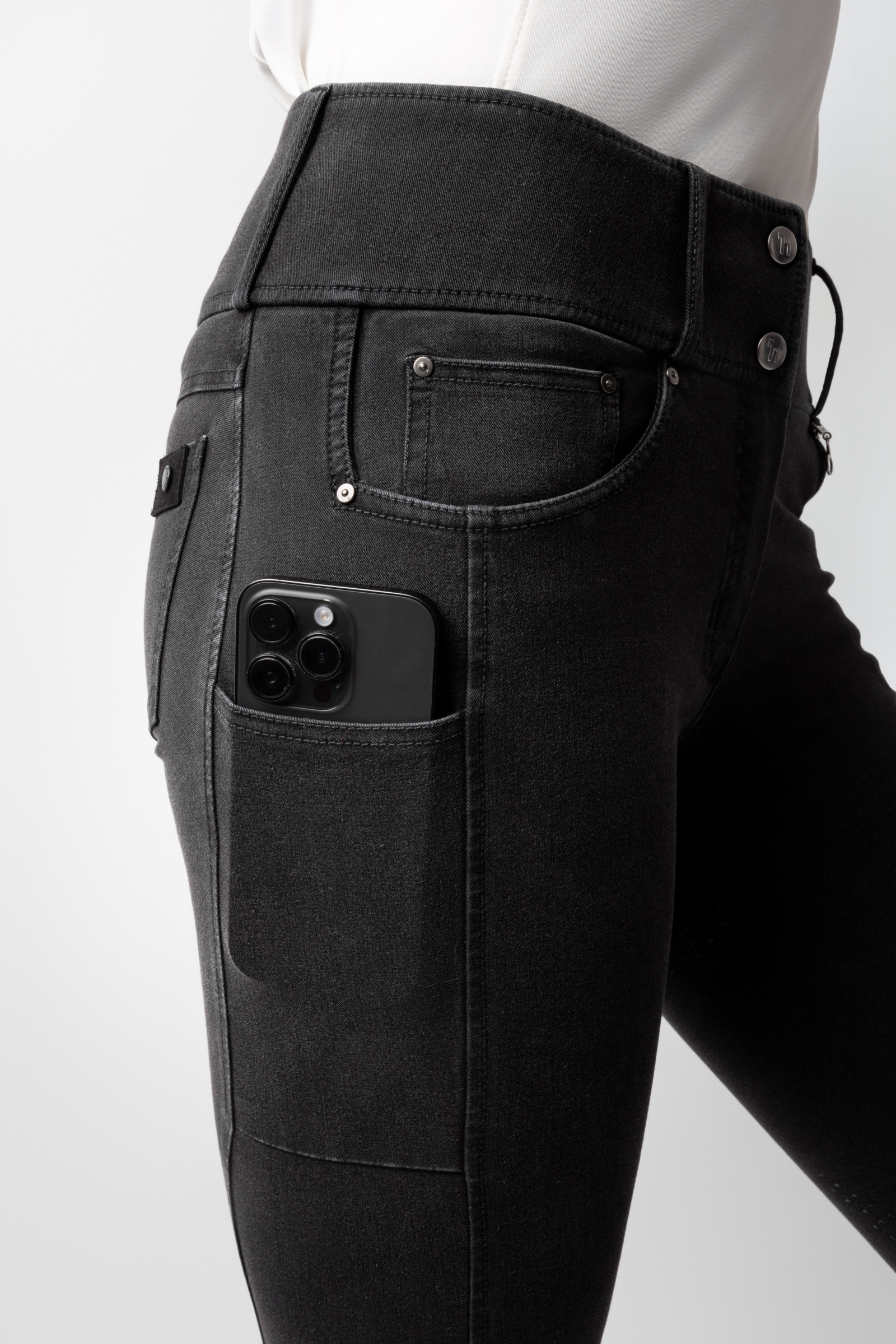 Horze Carolyn naisten denim ratsastushousut kokopaikalla